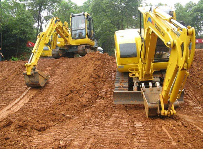 小型履帶挖掘機(jī)